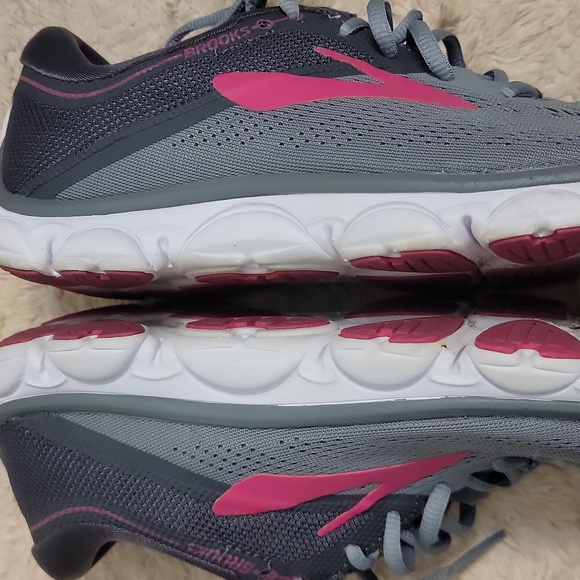 Woman's Brooks Anthem shoes - Picture 7 of 7